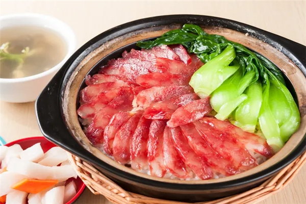 俊俊仔煲仔饭 俊俊仔煲仔饭