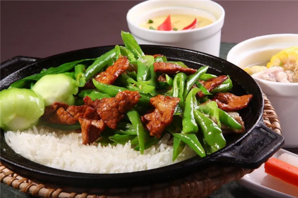 六六煲仔饭 六六煲仔饭