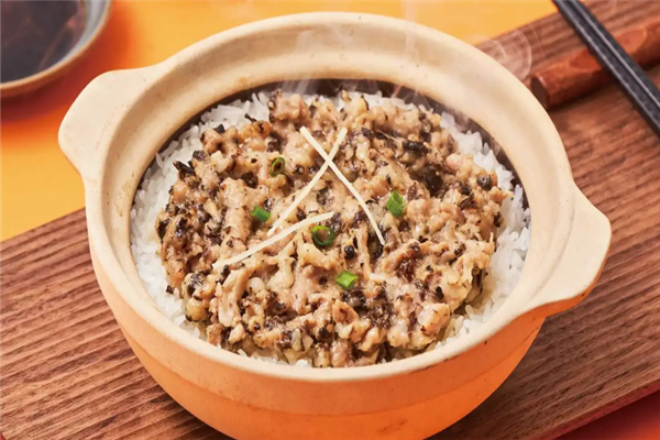 骆家仪煲仔饭 骆家仪煲仔饭