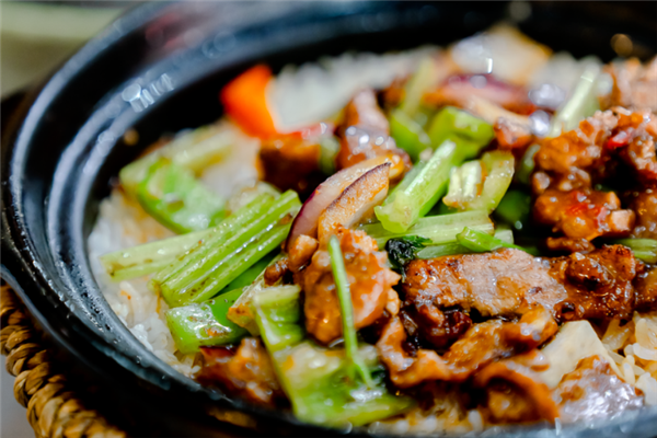 农夫之家煲仔饭 农夫之家煲仔饭