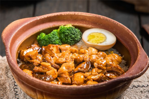 嘉鸿记煲仔饭 嘉鸿记煲仔饭