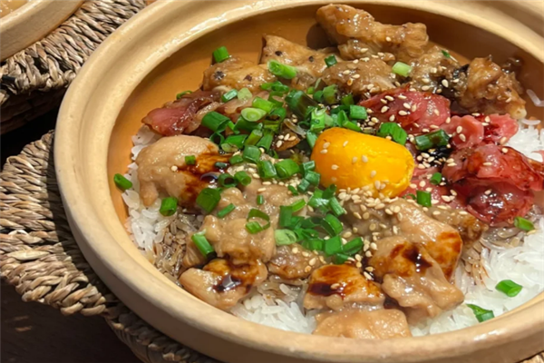 嘎嘣脆煲仔饭 嘎嘣脆煲仔饭