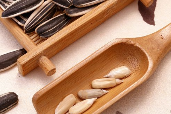眼镜瓜子零食 眼镜瓜子零食