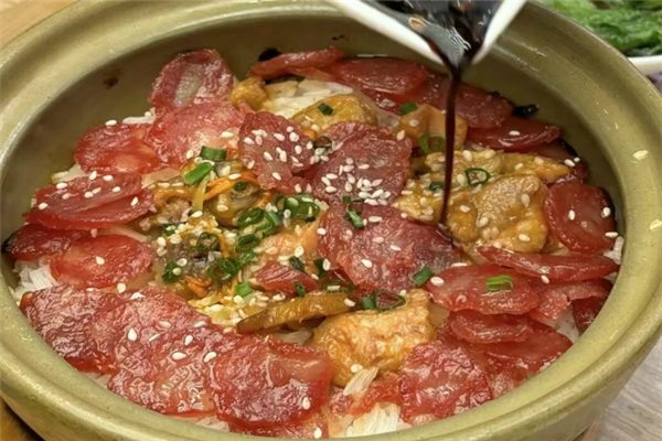 钰福隆煲仔饭 钰福隆煲仔饭