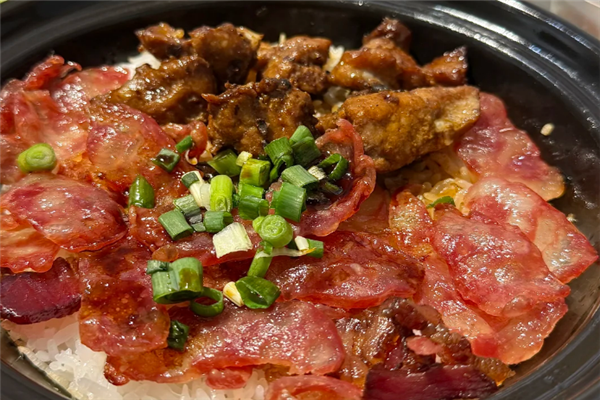 渝小煲特色煲仔饭 渝小煲特色煲仔饭