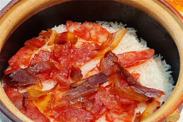 缘味石磨拉肠煲仔饭 缘味石磨拉肠煲仔饭