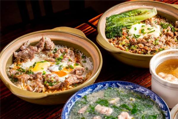 泰哥特色煲仔饭 泰哥特色煲仔饭