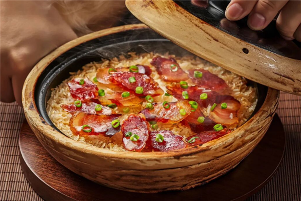 粤开心煲仔饭