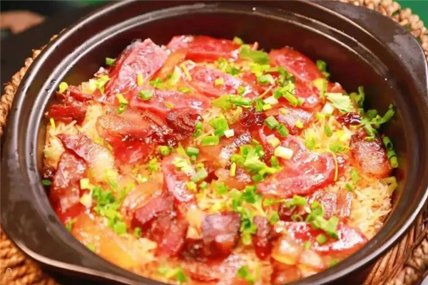 照旧煲仔饭 照旧煲仔饭