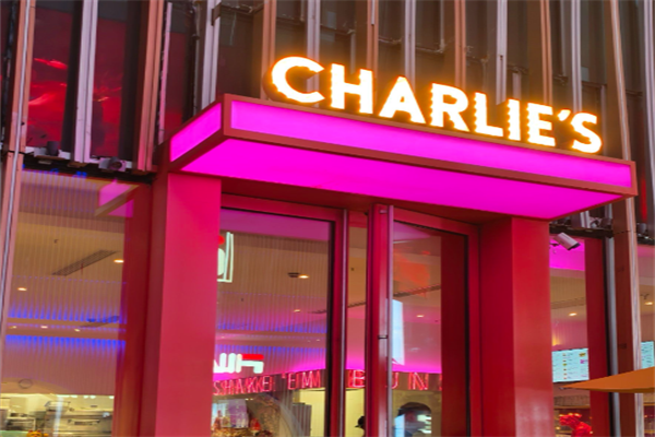 粉红汉堡charles 粉红汉堡charles