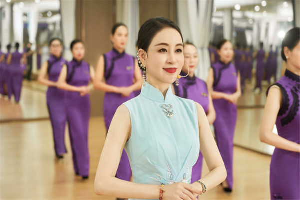 身所优雅仪态