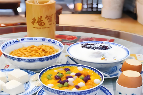 杨笙唐甜品