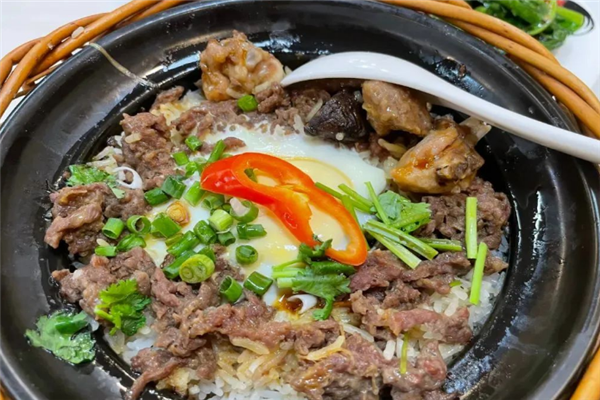 粤点粤牛功夫煲仔饭 粤点粤牛功夫煲仔饭