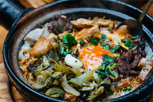 双张记港式煲仔饭 双张记港式煲仔饭