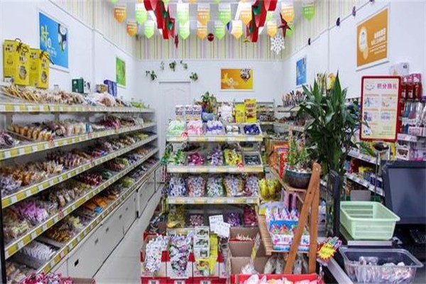 馋嘴巴零食店