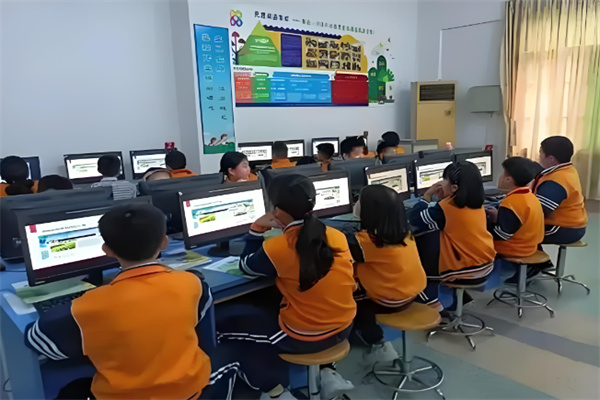 乐意学智能教育