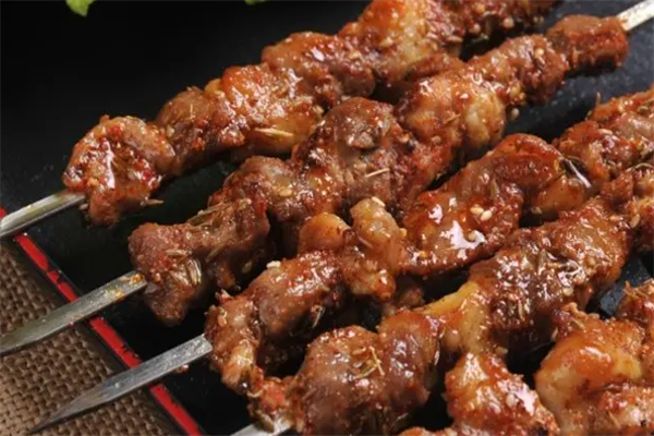 小哥哥烤的串