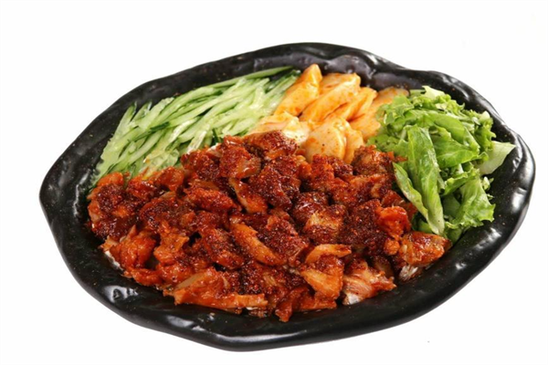 八两米烤肉拌饭