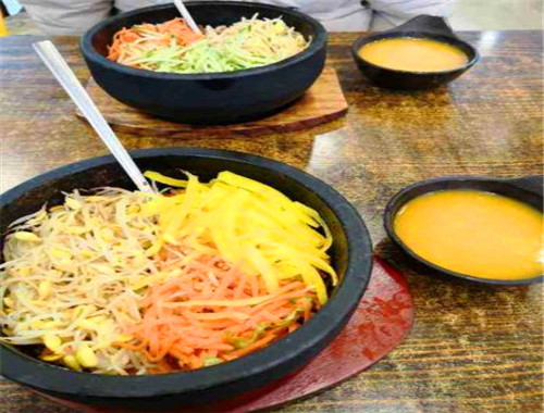 西柚见石锅拌饭