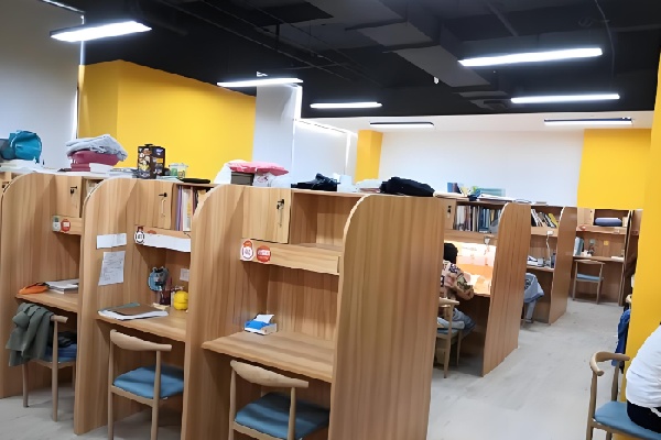 学堂派 AI自习室 学堂派 AI自习室