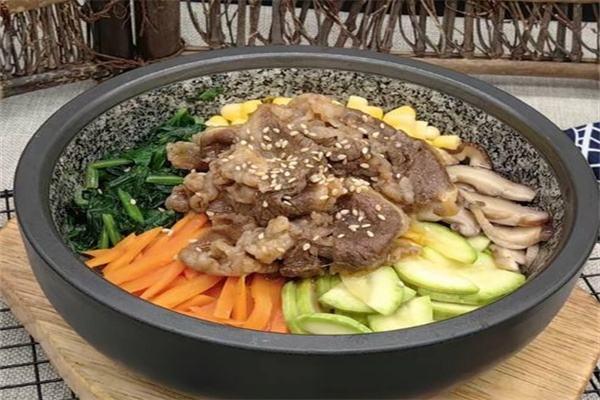 中韩石锅拌饭加盟