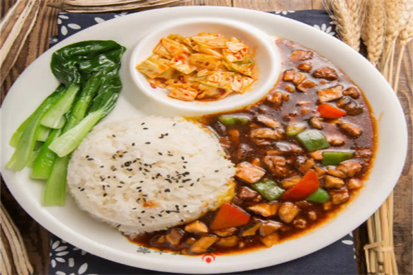 珍馔煲仔饭卤肉饭 珍馔煲仔饭卤肉饭