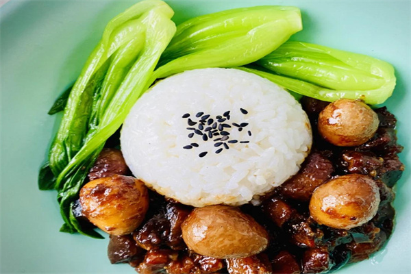 珍馔煲仔饭卤肉饭 珍馔煲仔饭卤肉饭