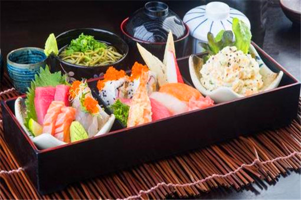 青柚子日本料理 青柚子日本料理