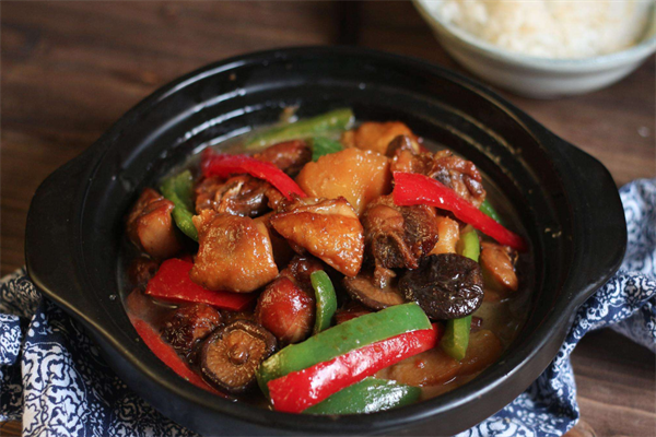 天外鲜花甲粉黄焖鸡米饭
