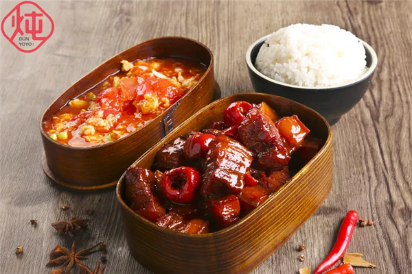 炖诱诱老妈炖肉盒饭