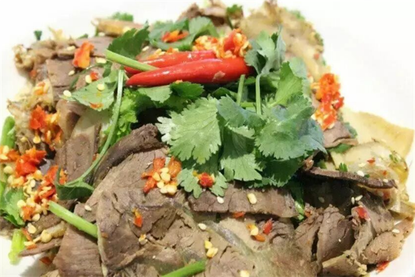 小纬哥草包牛肉