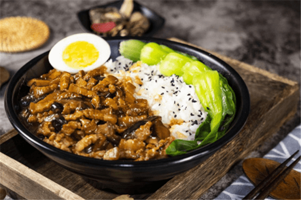 老伯卤肉饭 老伯卤肉饭
