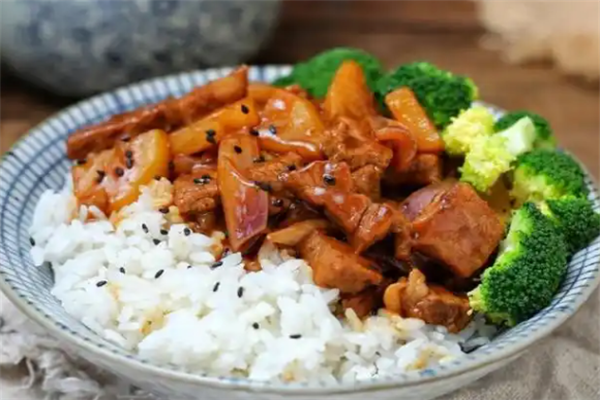 六福道牛肉饭 六福道牛肉饭