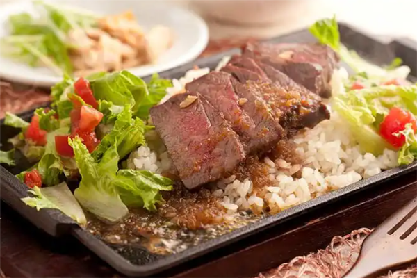 龚友米鲜森铁板牛肉饭 龚友米鲜森铁板牛肉饭