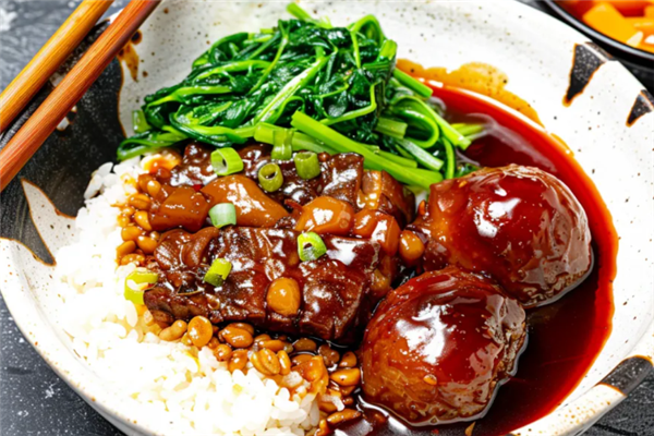 鲁家班卤肉饭 鲁家班卤肉饭