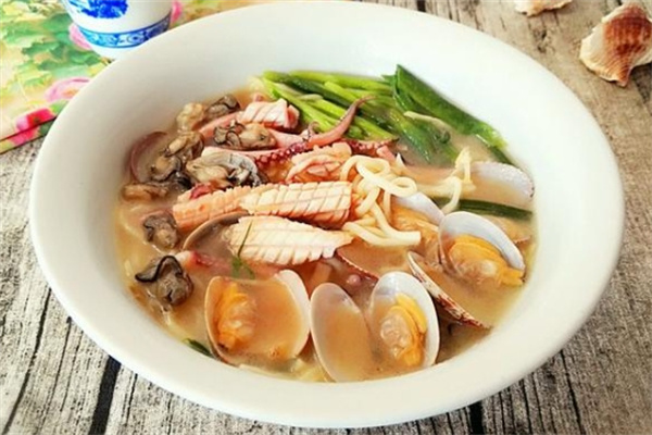 四海海鲜焖面加盟