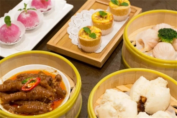 四季港茶餐厅加盟
