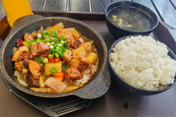 涵沁斋黄焖鸡米饭