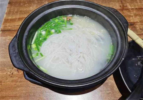 外婆桥过桥米线