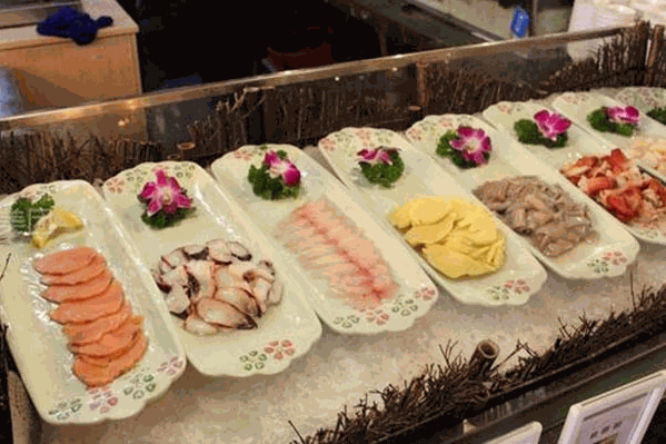 德龙自助火锅烤肉