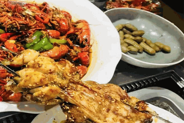 小李海鲜烧烤火锅