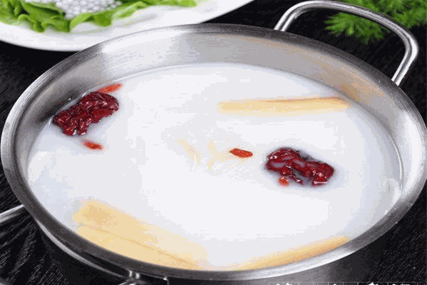 海鲜火锅筒骨鲫鱼汤