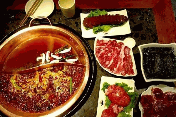 红磨坊火锅店