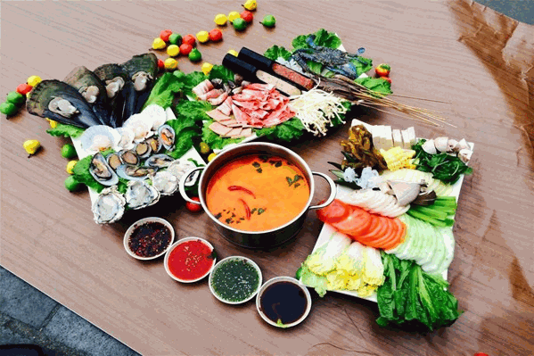泰灵艳泰式火锅料理