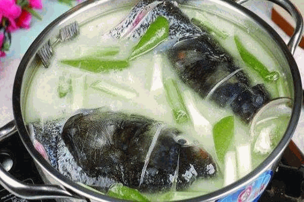 朝鱼捞火锅