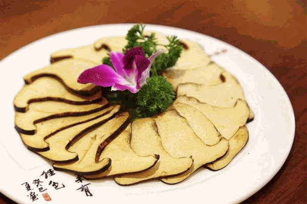 小背篓菌火锅