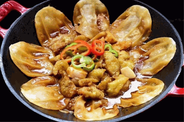 土灶头柴火鸡