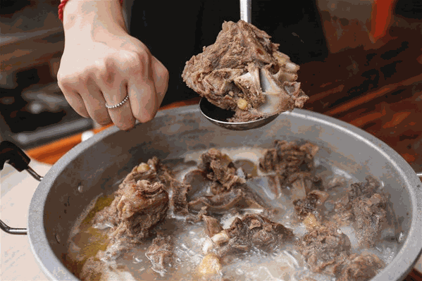 昆仑海牦牛大骨煲