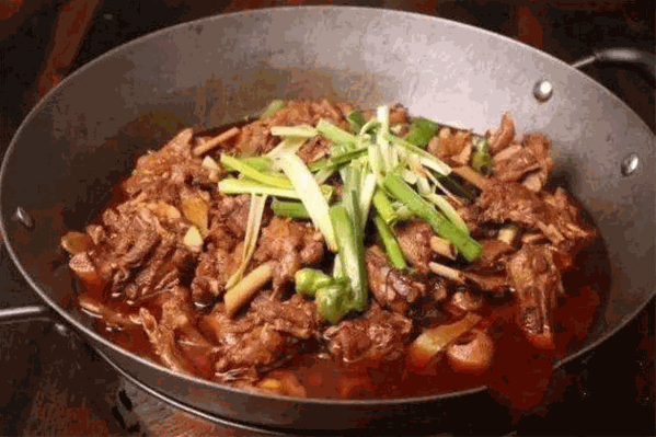绿草地醉鹅 绿草地醉鹅