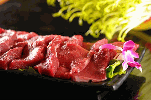 中龙兴泰现宰鲜牛肉火锅